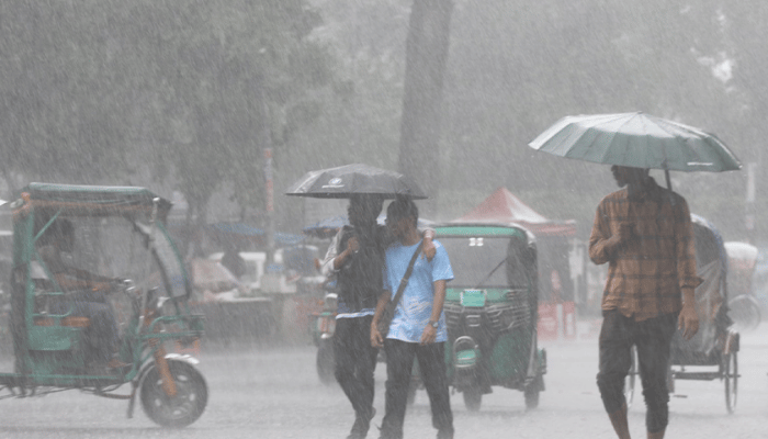 দাপটে থাকবে বজ্রসহ বৃষ্টি, ভারী বর্ষণ নিয়ে নতুন বার্তা